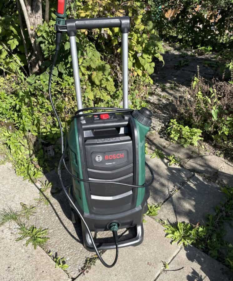 Bosch Fontus cordless pressure washer with tank